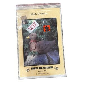 Vintage 1984 Honey Bee Duck Doorstop Pattern D6 Primitive Farmhouse Sewing